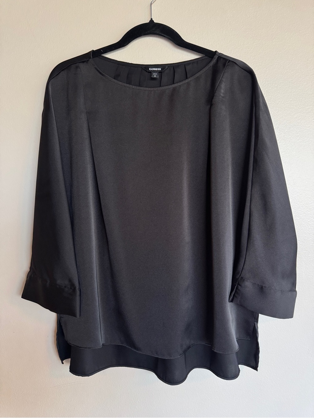 EXPRESS Black Satin Pleated Crew Neck Blouse 3/4 Sleeve M Medium